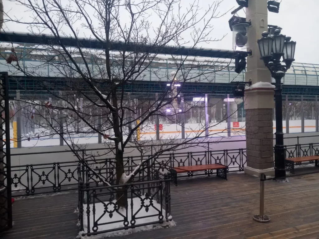 Каток на Адмирала Руднева